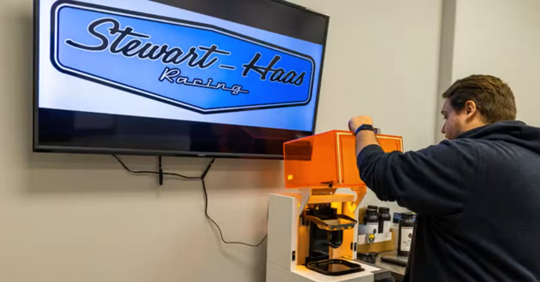 Stewart-Haas Racing 与 3D Systems 合作来高效确定赛车的最佳空气动力学外型